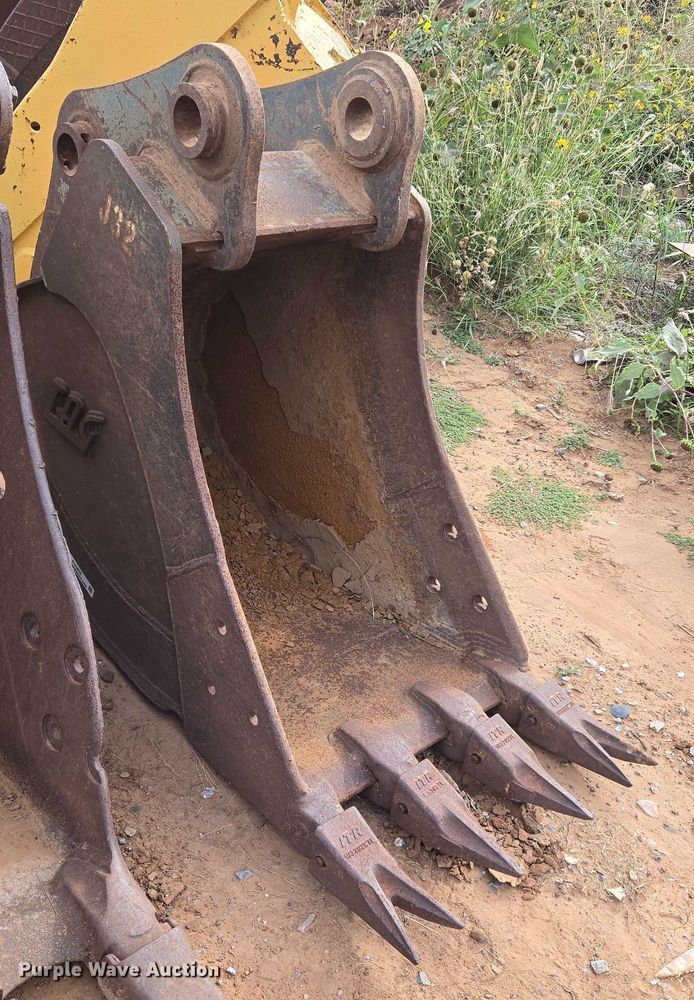 image for item EU3855 John Deere 130G excavator bucket