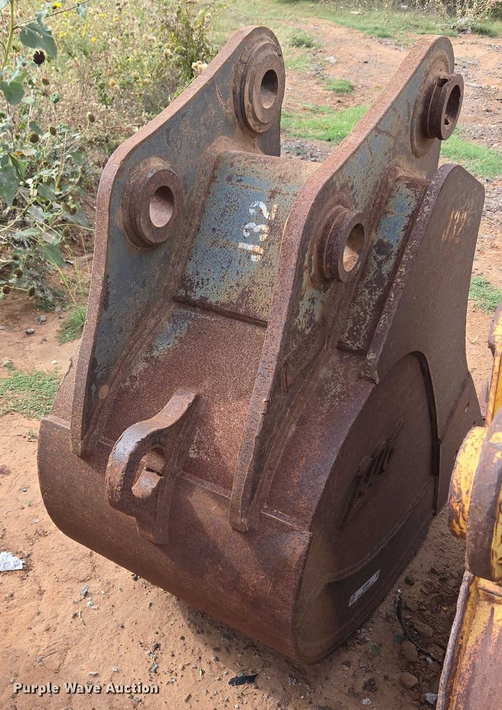 image for item EU3855 John Deere 130G excavator bucket