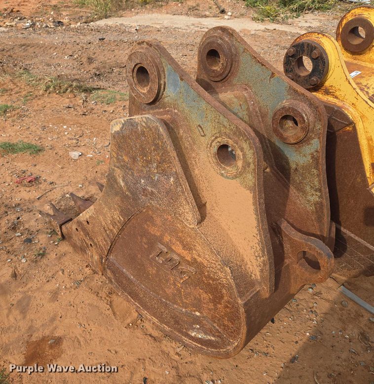 image for item EU3855 John Deere 130G excavator bucket