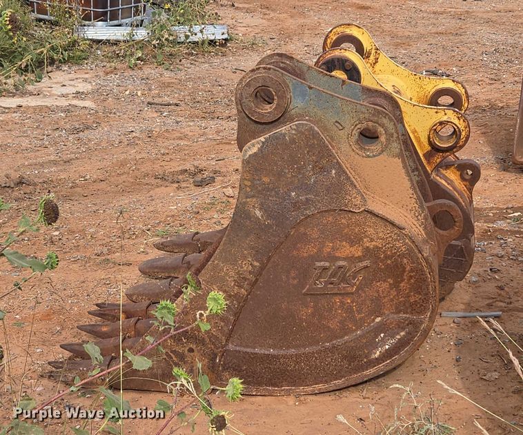 image for item EU3855 John Deere 130G excavator bucket