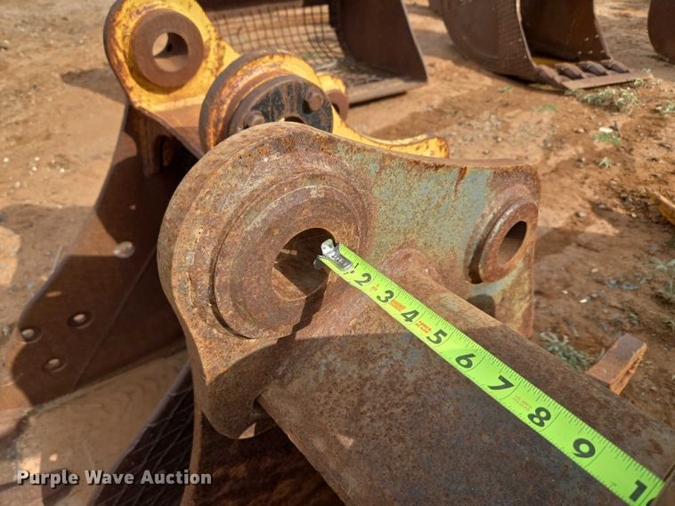 image for item EU3855 John Deere 130G excavator bucket