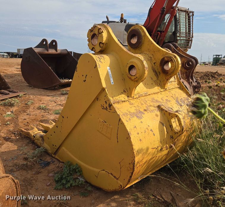 image for item EU3856 Caterpillar excavator bucket