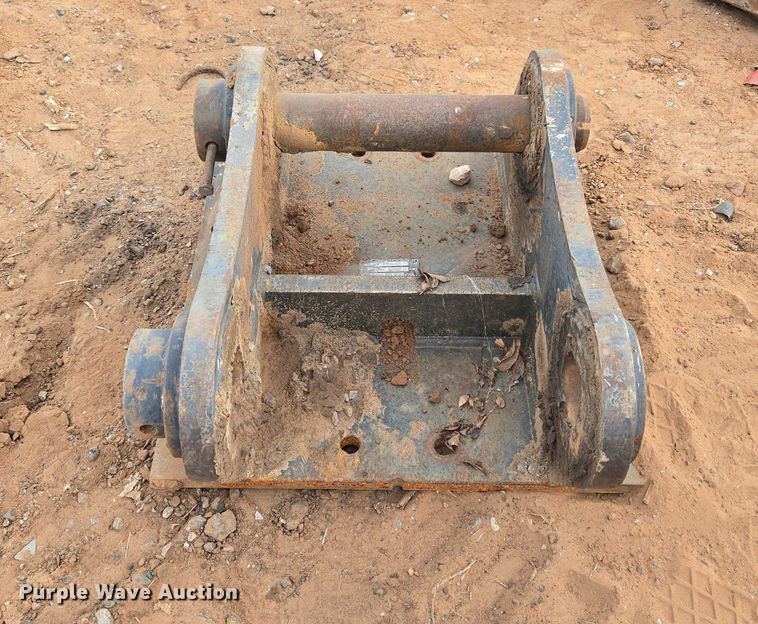 image for item EU3859 Excavator quick attach