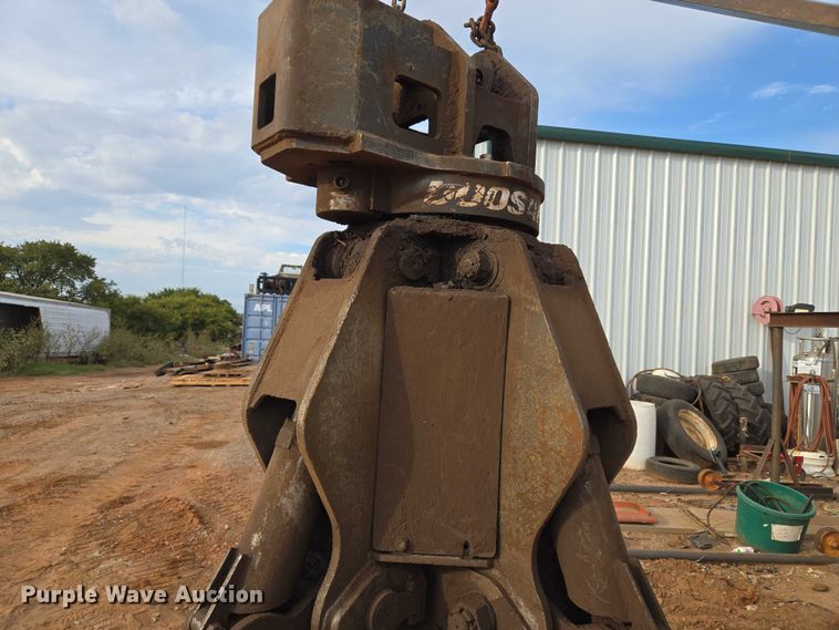 image for item EU3861 2014 DOOSAN DXG4063  scrap grapple