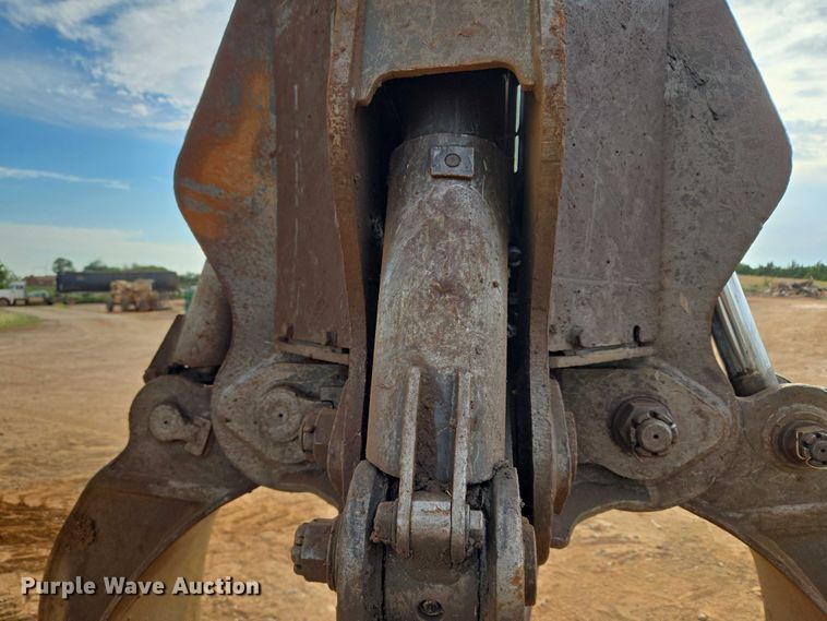 image for item EU3861 2014 DOOSAN DXG4063  scrap grapple