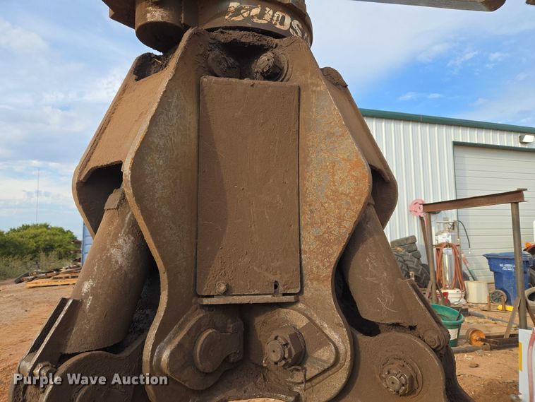 image for item EU3861 2014 DOOSAN DXG4063  scrap grapple