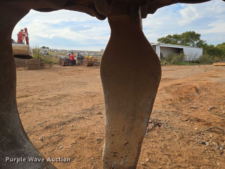 image for item EU3861 2014 DOOSAN DXG4063  scrap grapple