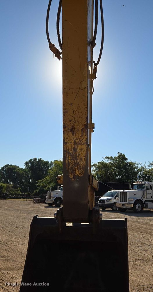 image for item EU3885 2005 Caterpillar 325CL excavator