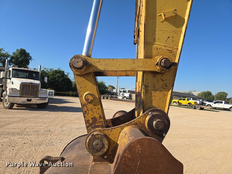 image for item EU3885 2005 Caterpillar 325CL excavator