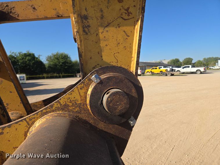 image for item EU3885 2005 Caterpillar 325CL excavator