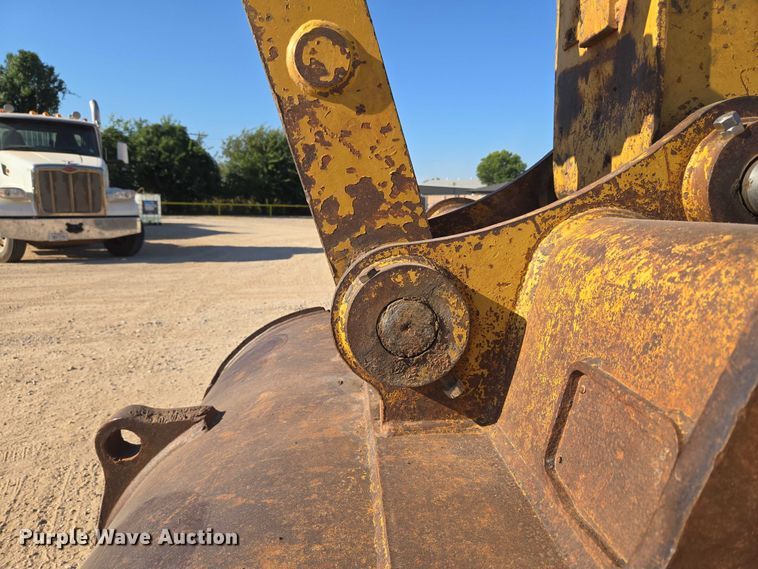 image for item EU3885 2005 Caterpillar 325CL excavator