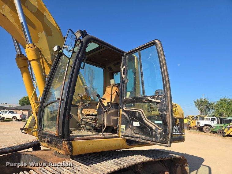 image for item EU3885 2005 Caterpillar 325CL excavator