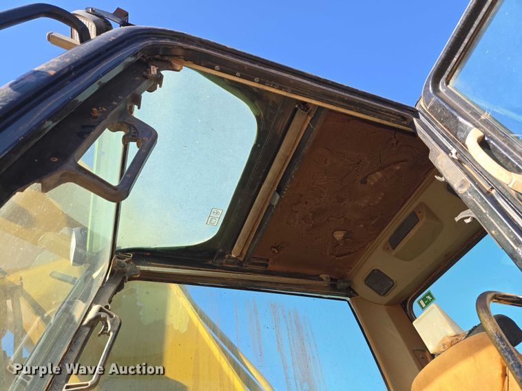 image for item EU3885 2005 Caterpillar 325CL excavator