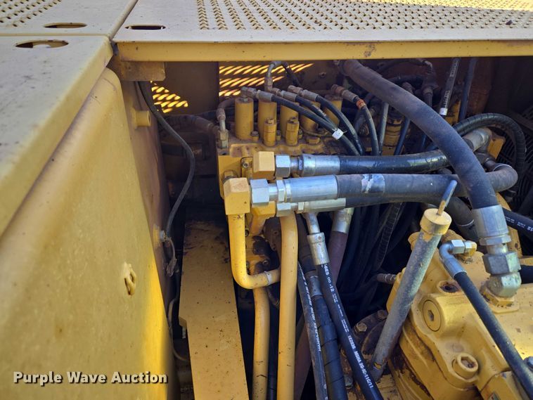 image for item EU3885 2005 Caterpillar 325CL excavator