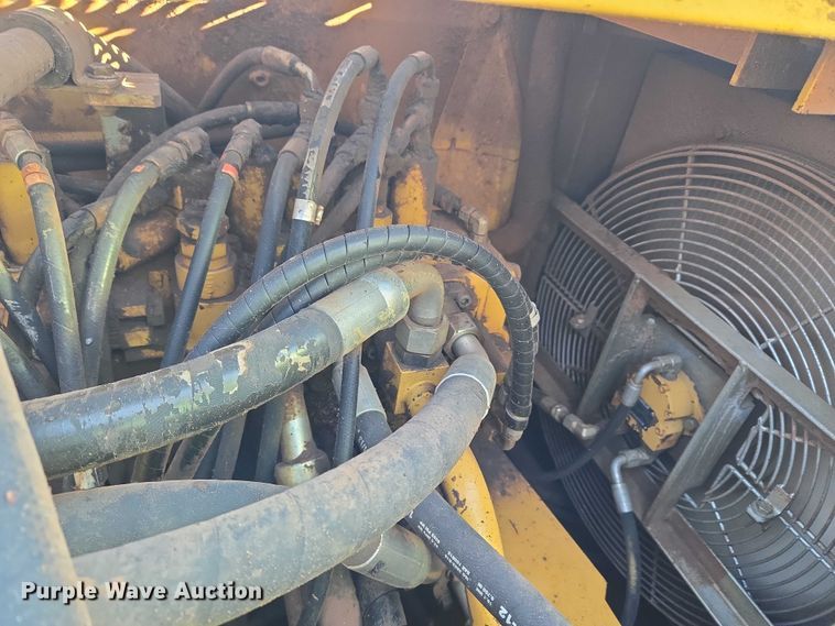 image for item EU3885 2005 Caterpillar 325CL excavator