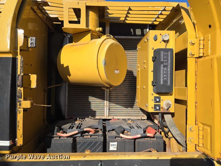 image for item EU3885 2005 Caterpillar 325CL excavator