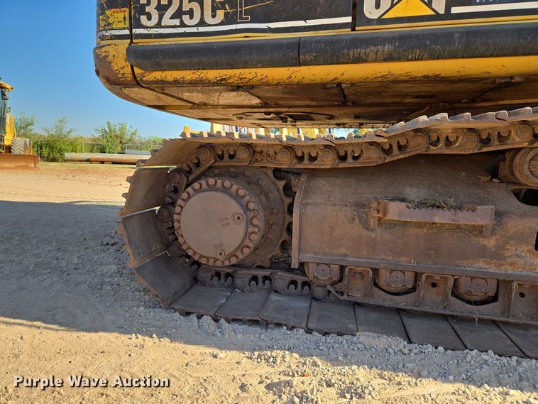image for item EU3885 2005 Caterpillar 325CL excavator