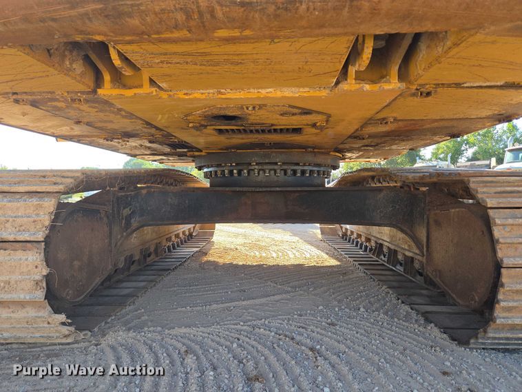 image for item EU3885 2005 Caterpillar 325CL excavator