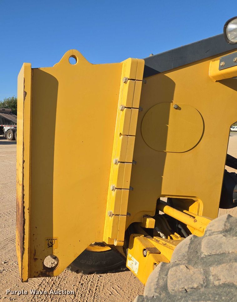 image for item EU3886 2010 John Deere 772GP motor grader