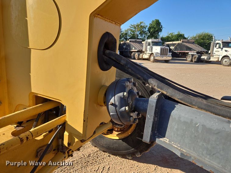 image for item EU3886 2010 John Deere 772GP motor grader