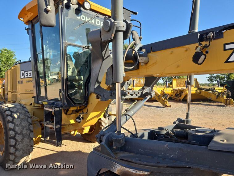 image for item EU3886 2010 John Deere 772GP motor grader