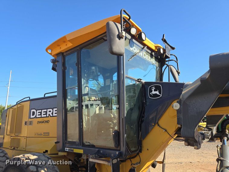 image for item EU3886 2010 John Deere 772GP motor grader