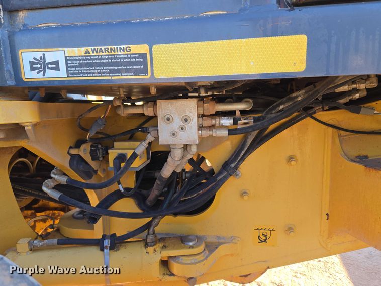 image for item EU3886 2010 John Deere 772GP motor grader