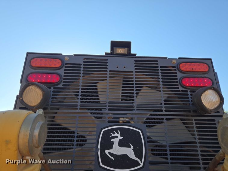 image for item EU3886 2010 John Deere 772GP motor grader