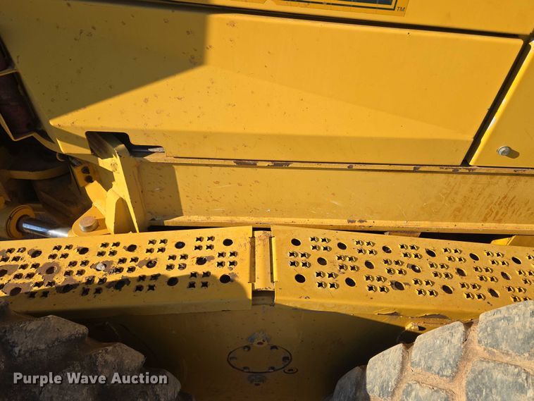 image for item EU3886 2010 John Deere 772GP motor grader