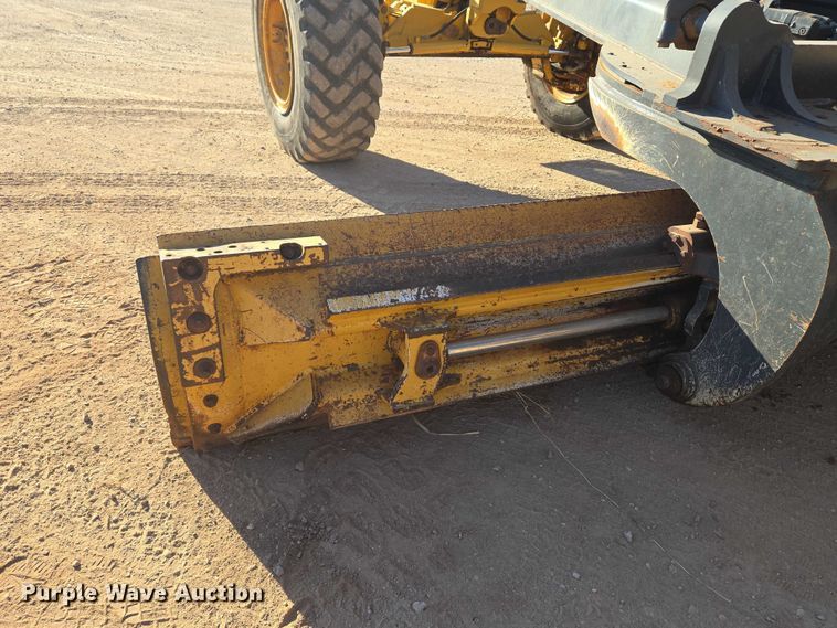 image for item EU3886 2010 John Deere 772GP motor grader