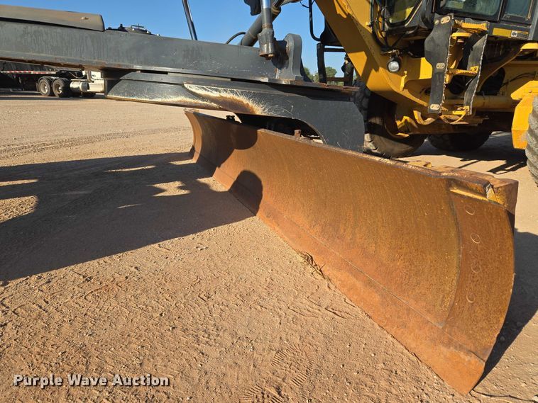 image for item EU3886 2010 John Deere 772GP motor grader