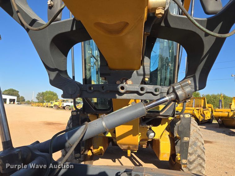 image for item EU3886 2010 John Deere 772GP motor grader