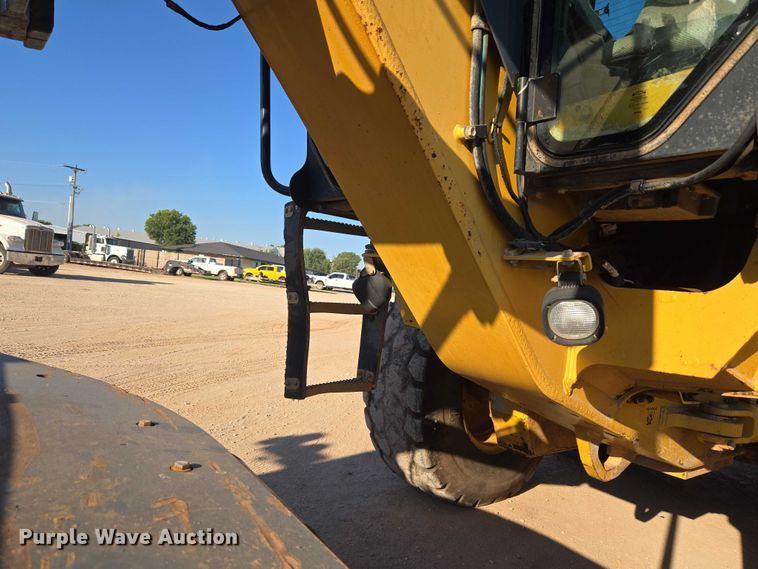 image for item EU3886 2010 John Deere 772GP motor grader