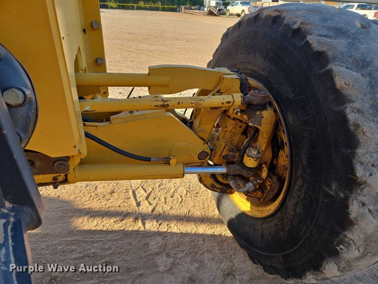 image for item EU3886 2010 John Deere 772GP motor grader