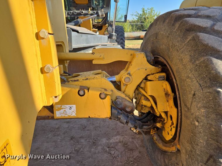 image for item EU3886 2010 John Deere 772GP motor grader