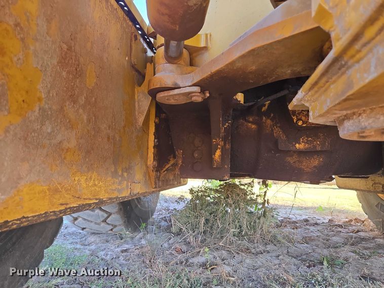 image for item EU3886 2010 John Deere 772GP motor grader