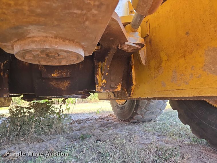 image for item EU3886 2010 John Deere 772GP motor grader