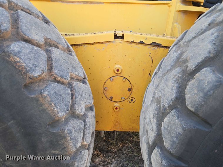 image for item EU3886 2010 John Deere 772GP motor grader