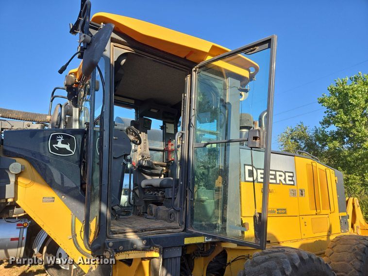 image for item EU3886 2010 John Deere 772GP motor grader