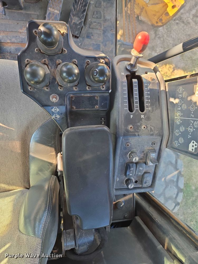 image for item EU3886 2010 John Deere 772GP motor grader