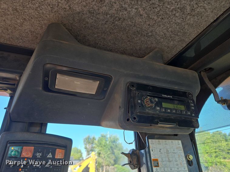 image for item EU3886 2010 John Deere 772GP motor grader