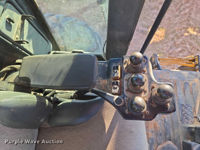 image for item EU3886 2010 John Deere 772GP motor grader