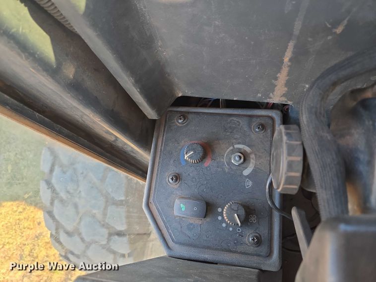 image for item EU3886 2010 John Deere 772GP motor grader