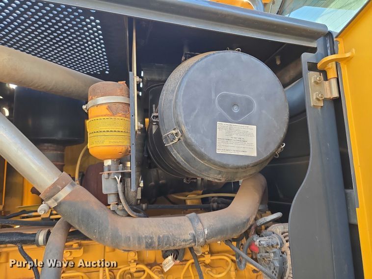 image for item EU3886 2010 John Deere 772GP motor grader