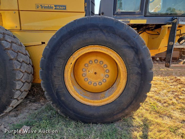 image for item EU3886 2010 John Deere 772GP motor grader