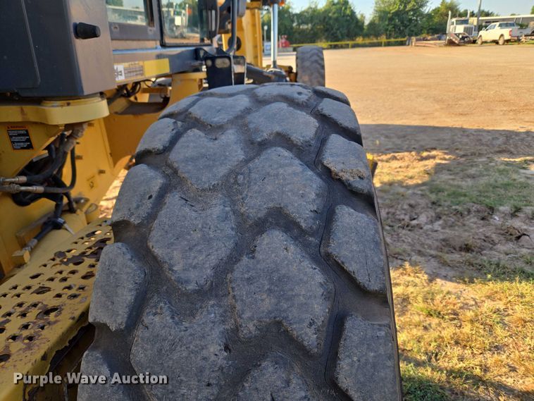 image for item EU3886 2010 John Deere 772GP motor grader
