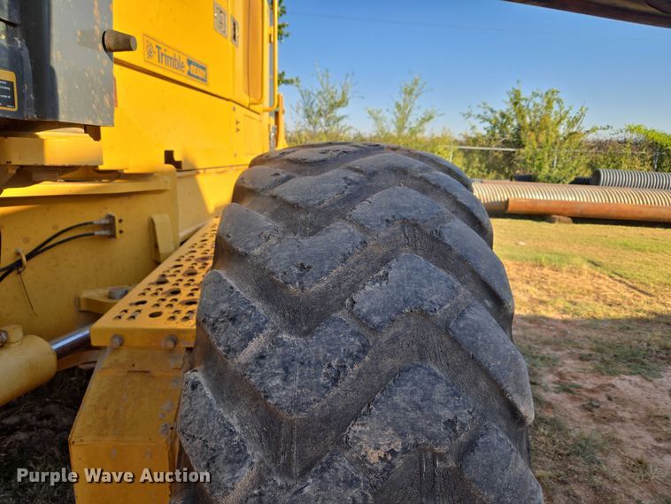 image for item EU3886 2010 John Deere 772GP motor grader