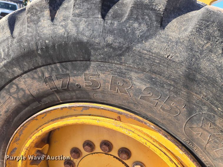 image for item EU3886 2010 John Deere 772GP motor grader