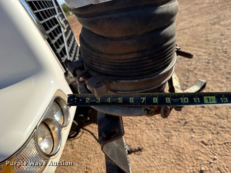 image for item EU3887 2005 Volvo VHD hydrovac truck