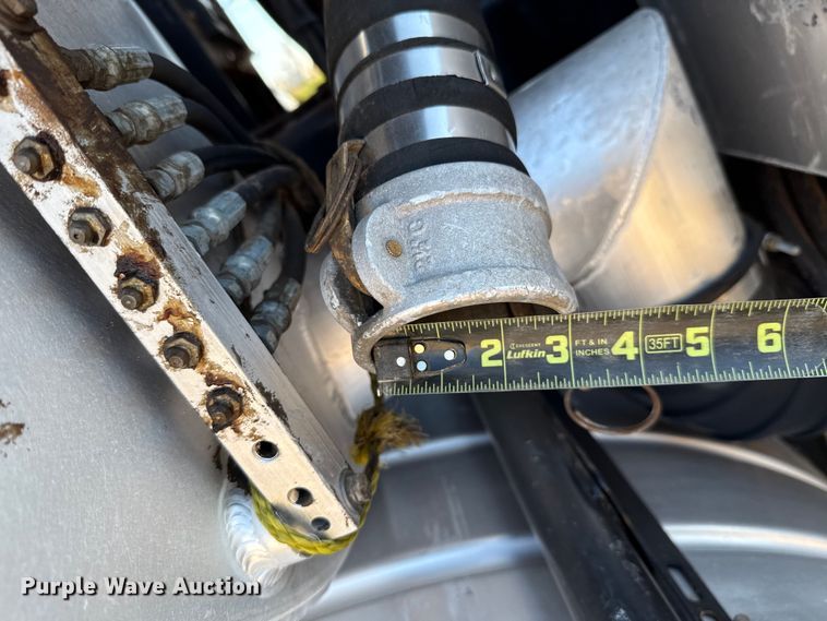 image for item EU3887 2005 Volvo VHD hydrovac truck